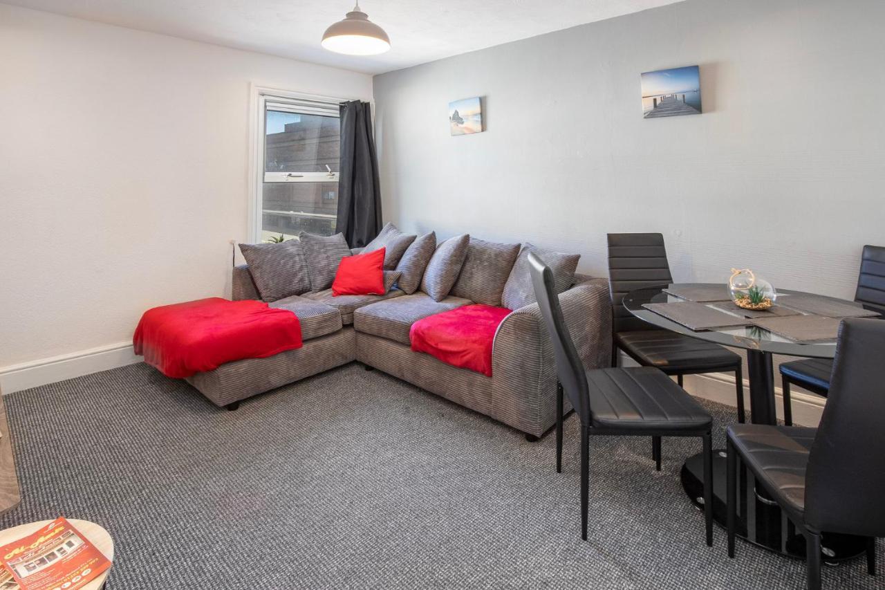 03 Springfield - Sleeps 4 Apartment Blackpool Bagian luar foto