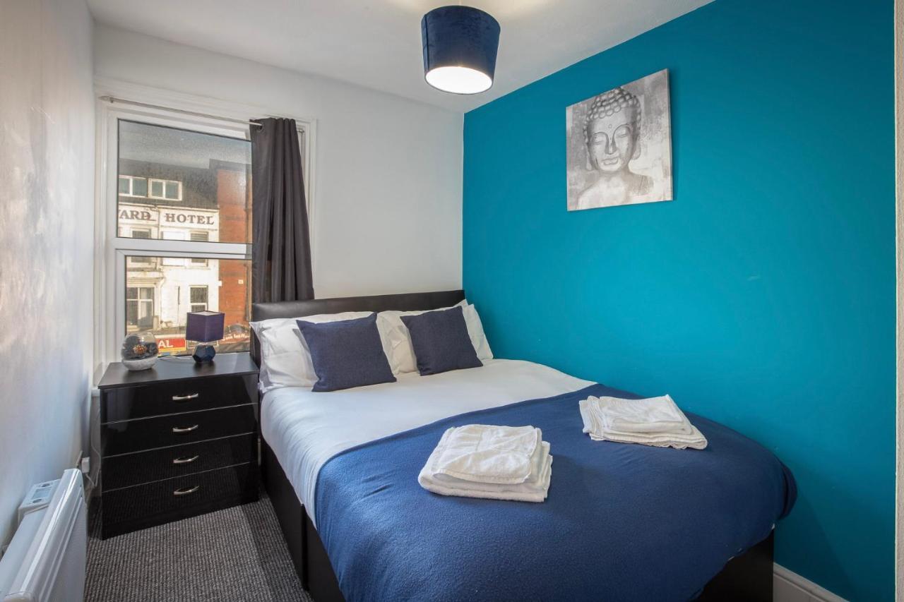 03 Springfield - Sleeps 4 Apartment Blackpool Bagian luar foto